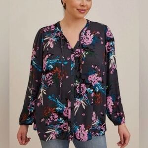 Torrid Deep Gray Floral Button-Up Blouse Size 2 (2X)